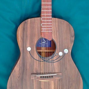 Tou Sound Board Guitar